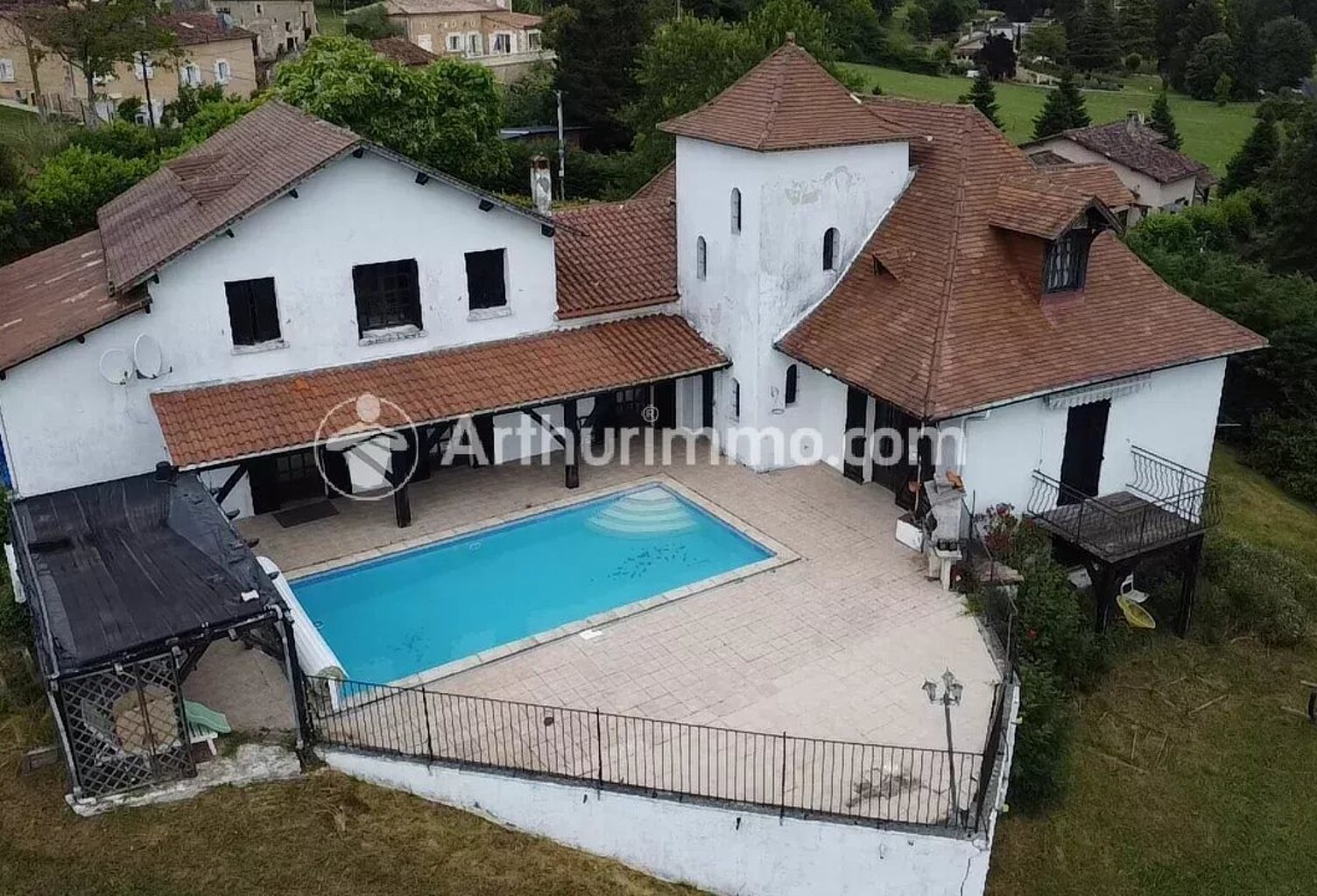 Maison 279 m², 9 pièces, 6 chambres — photo 1
