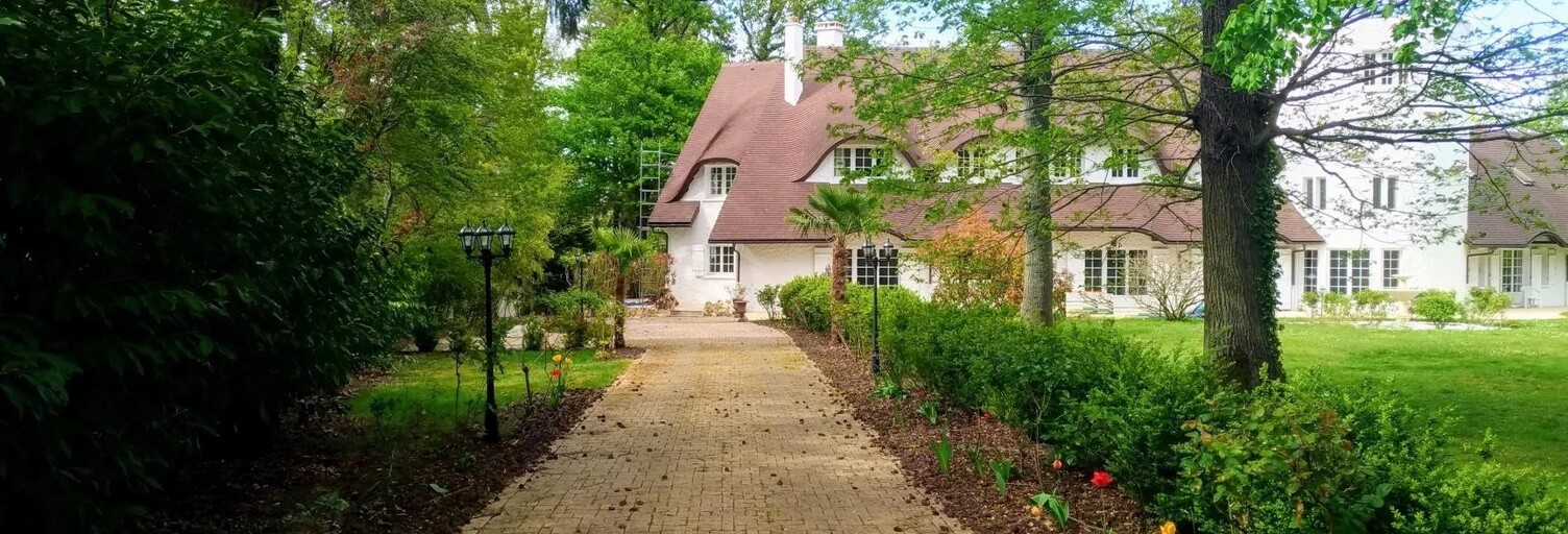 Maison 14 Pièces 710 m² à vendre à Les Loges-en-Josas (78350)