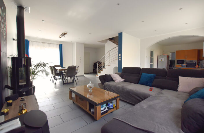 78690 LES ESSARTS LE ROI     Belle maison de 9 pièces  sur u — photo 4