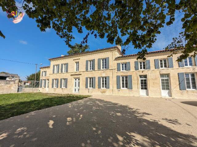 Maison 6 pièces 275 m² à Mesnac — photo du bien