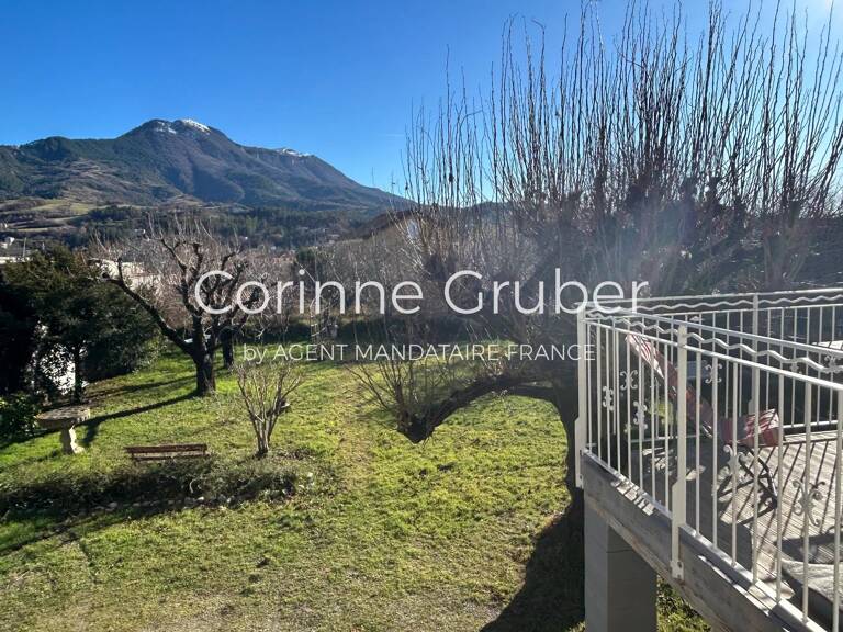 EXCLUSIVITÉ  Digne Maison comprenant 2 appartements + Dépendances sur 998 m2 de jardin — photo 1