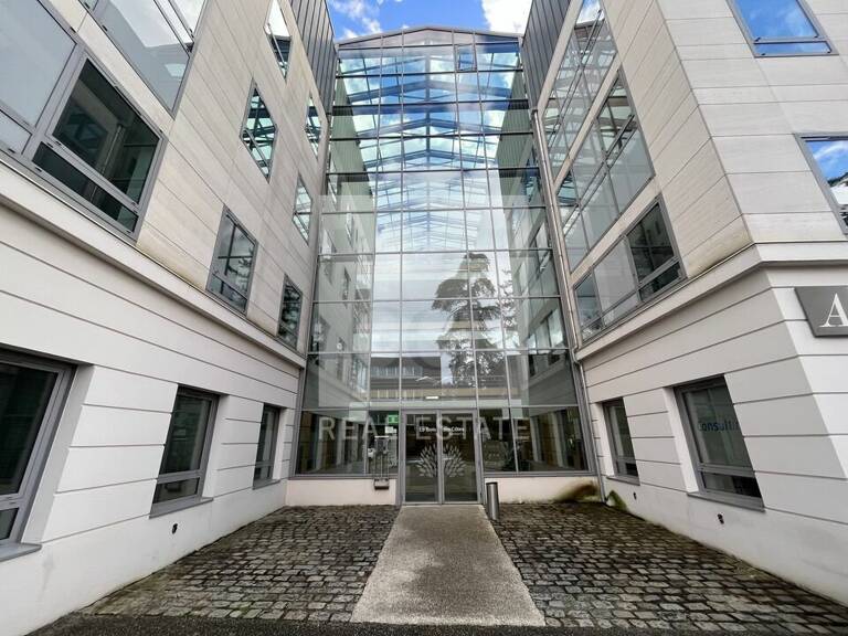 BUREAUX à LOUER — photo 1