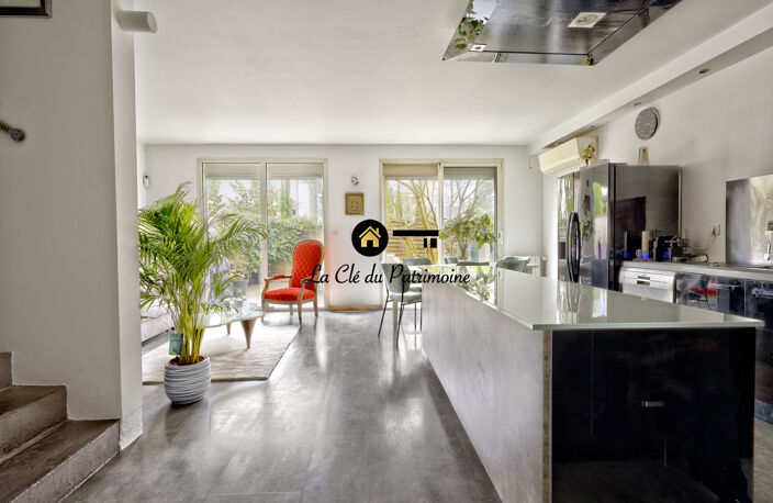 MAISON 6 PIECES CAUDERAN-GARAGE-TERRASSE-CAVE-PARKING — photo 3
