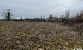 Commerce  5878 m² à vendre à Chevry-Cossigny (77173)