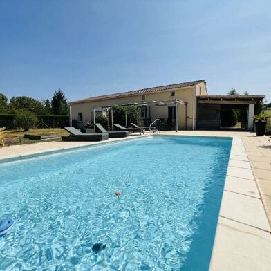 Maison 7 pièces 270300 €