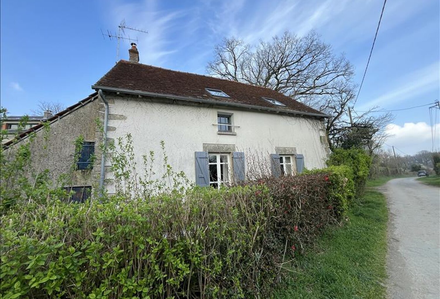 Maison en pierre de 5 pièces principales — photo 1