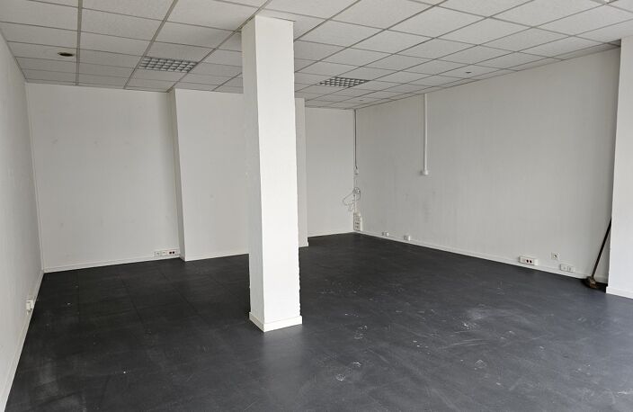 Local commercial — photo 2