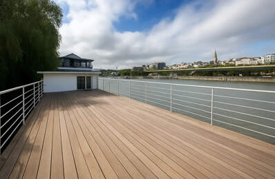 Votre Péniche- bureaux de 180m² à louer à Boulogne Billancourt, avec accès passerelle, coque en béton, alarme, espaces cloisonnés, salle de réunion, terrasse privative — photo du bien