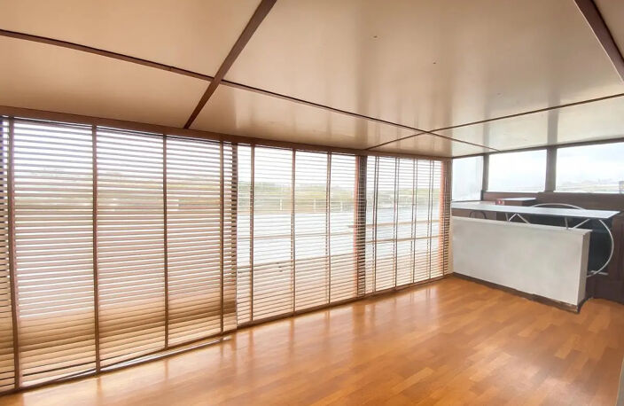Votre Péniche- bureaux de 180m² à louer à Boulogne Billancourt, avec accès passerelle, coque en béton, alarme, espaces cloisonnés, salle de réunion, terrasse privative — photo 4