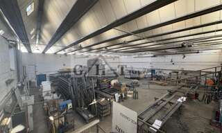 Local industriel  810 m² à vendre à Vaux-le-Pénil (77000)
