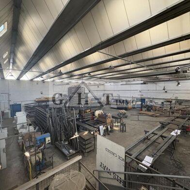 Local industriel  1500000 €