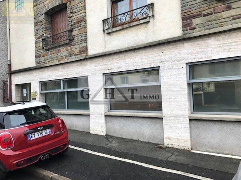 LOCAL COMMERICAL 160 M² A LOUER  VILLENEUVE LE ROI — photo 1