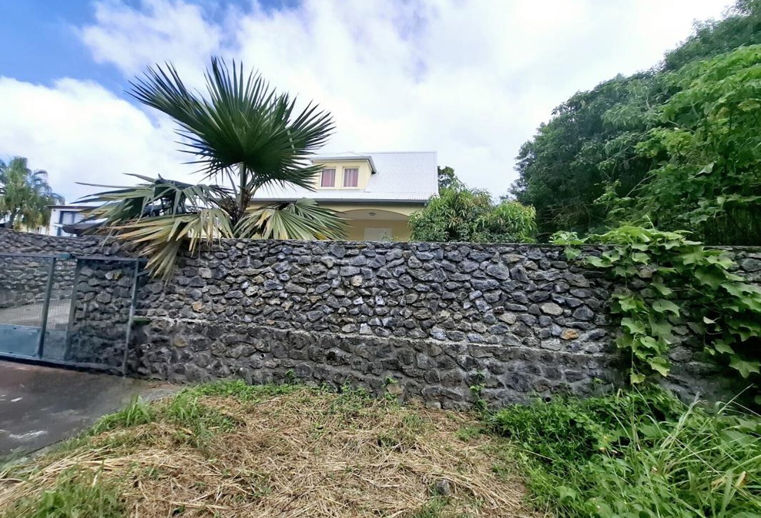 A VENDRE DIRECT IMMOBILIER MAISON TYPE F5 88M2 LE TAMPON — photo 1