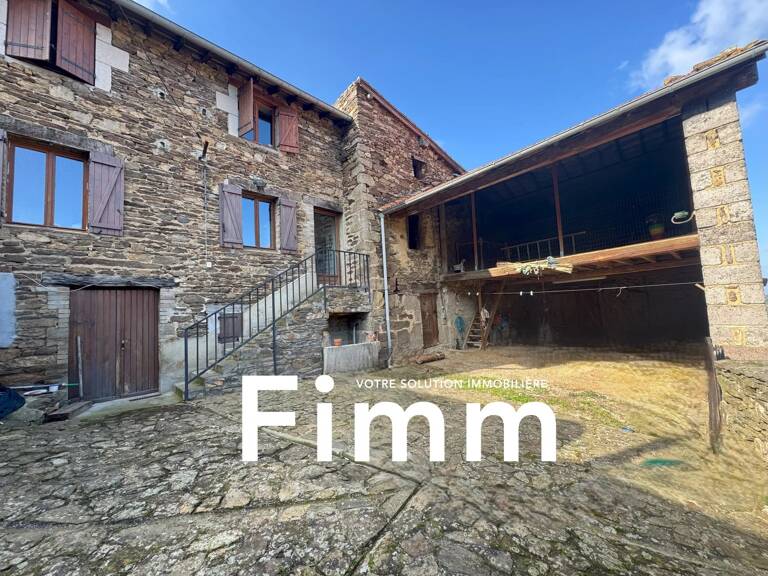 corps de ferme dans parc du Pilat — photo 1