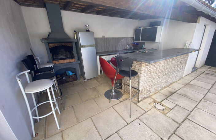 LE CRES // Villa T5 de 174m2 environ en R+1 sur une parcelle — photo 2
