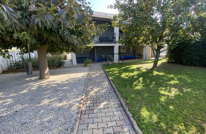 LE CRES // Villa T5 de 174m2 environ en R+1 sur une parcelle — photo 3