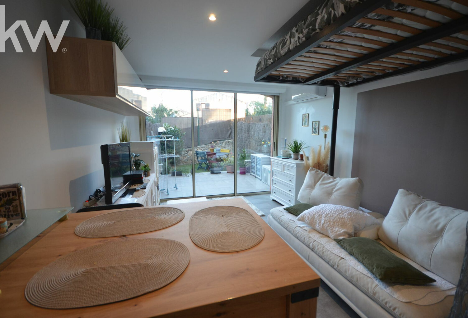 VENTE d'un appartement 1 pièce (24 m2) à SANARY SUR MER — photo 1