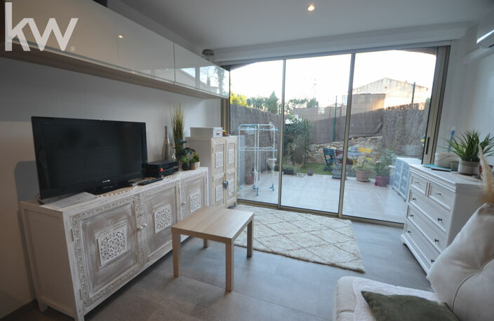 VENTE d'un appartement 1 pièce (24 m2) à SANARY SUR MER — photo 2