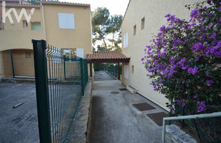 VENTE d'un appartement 1 pièce (24 m2) à SANARY SUR MER — photo 5