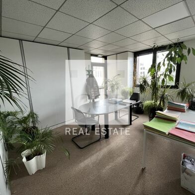 Bureau  3668 €
