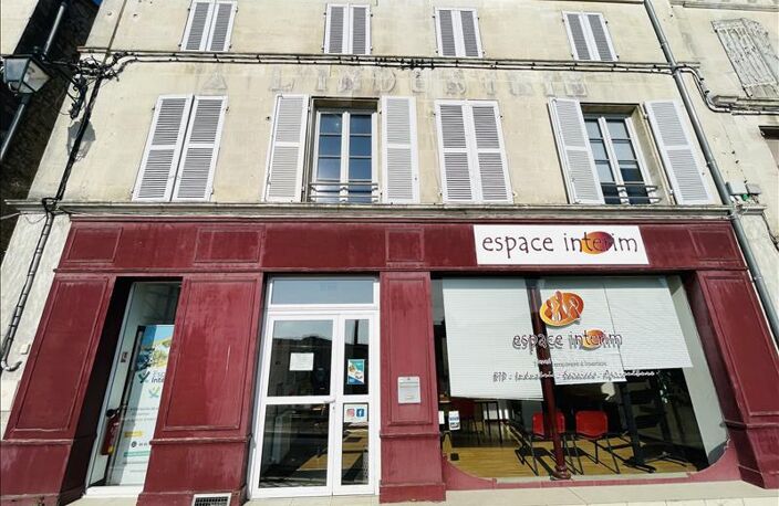 Vente immeuble   Barbezieux-Saint-Hilaire (16300) — photo 2