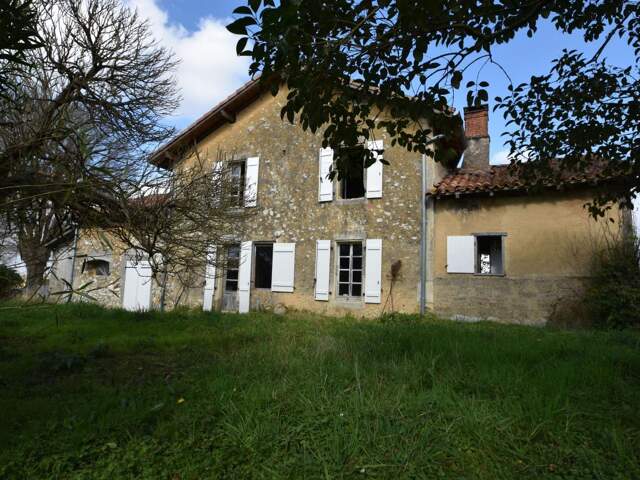Maison avec un beau potentiel — photo du bien