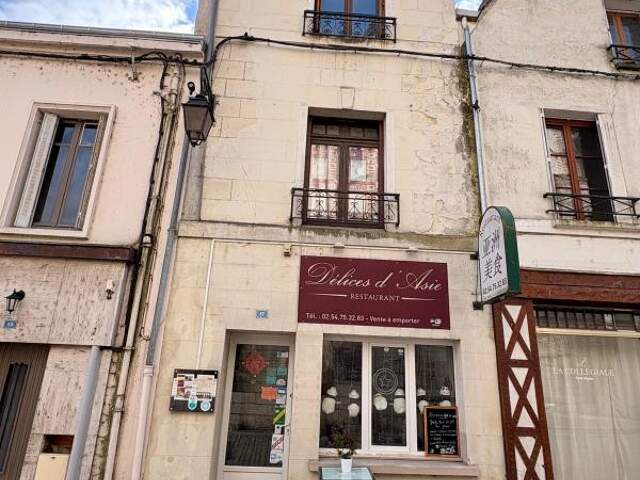 SAINT AIGNAN SUR CHER, Immeuble avec appartement et commerce en centre ville — photo du bien