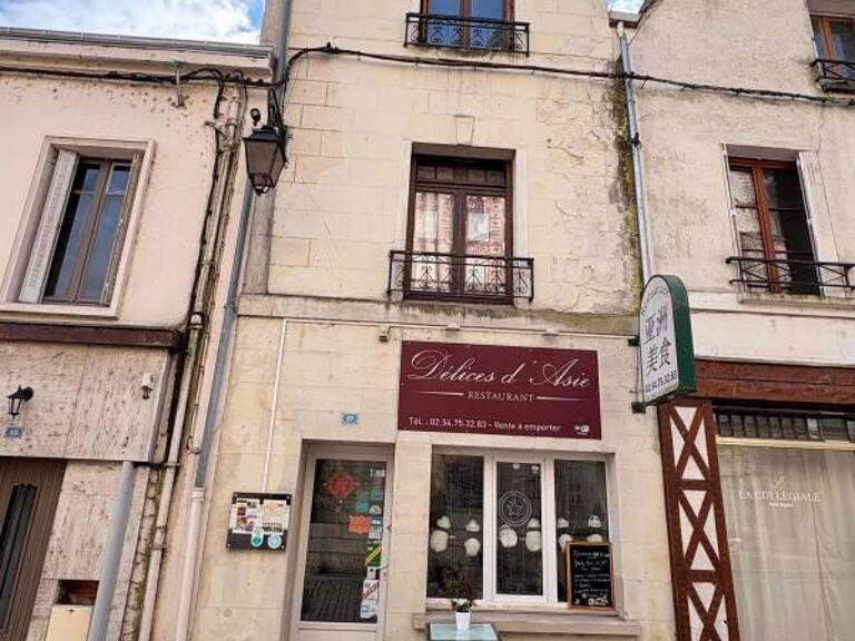 SAINT AIGNAN SUR CHER, Immeuble avec appartement et commerce en centre ville — photo 1