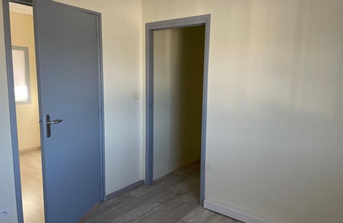 Bureau À Louer — photo 2
