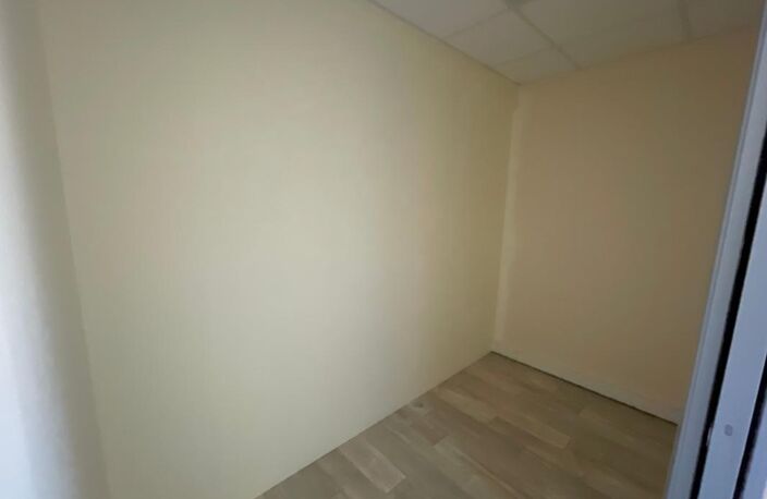 Bureau À Louer — photo 4