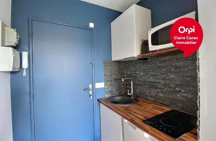 Bel appartement rénové avec balcon — photo 3