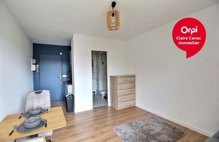 Bel appartement rénové avec balcon — photo 4