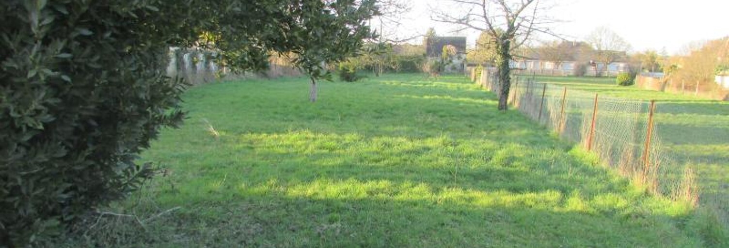 Terrain  1104 m² à vendre à Mesnil-sur-l'Estrée (27650)