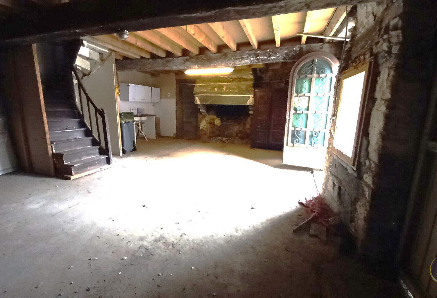 3379 - OG - Ancienne maison à réhabiter 56 m² au sol avec cheminée + grenier — photo 1