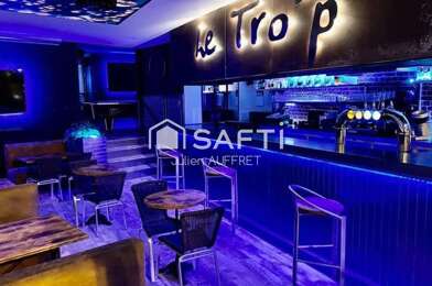 Commerce  156800 €