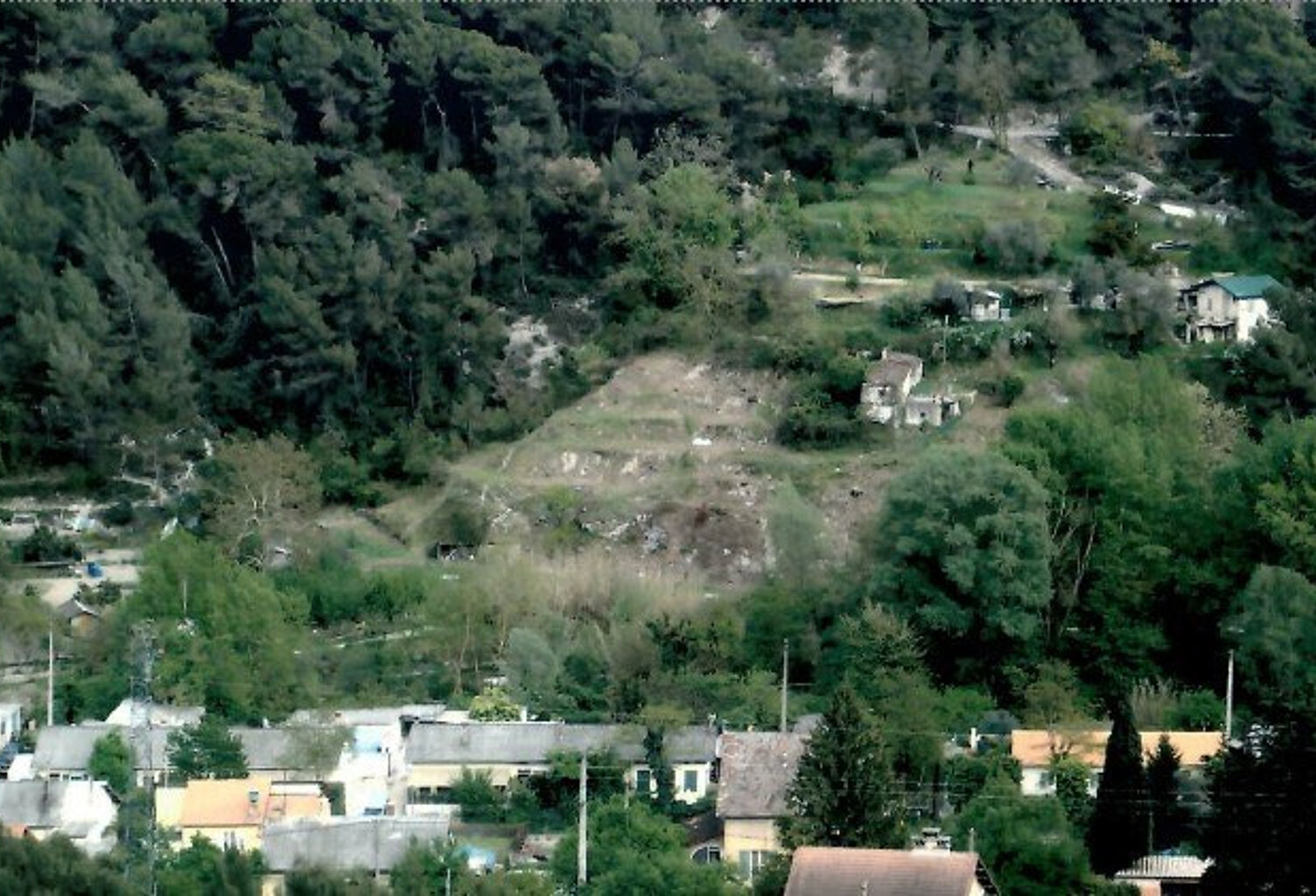 Terrain constructible - la grave de Peille — photo 1