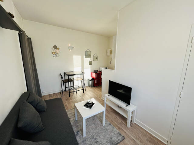 Studio meublé toutes charges comprises — photo du bien