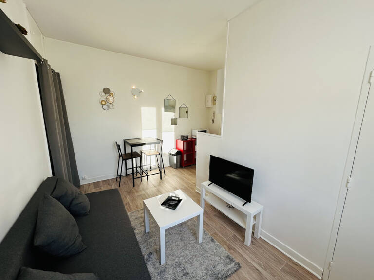 Studio meublé toutes charges comprises — photo 1