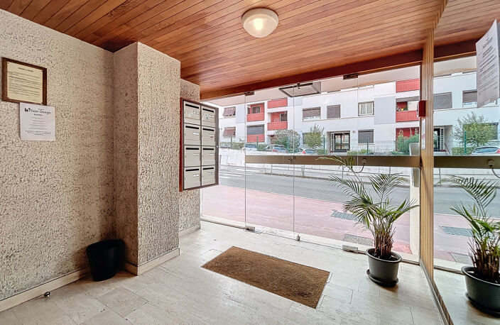 Appartement T4 de 80m2 avec balcon et place de parking — photo 2