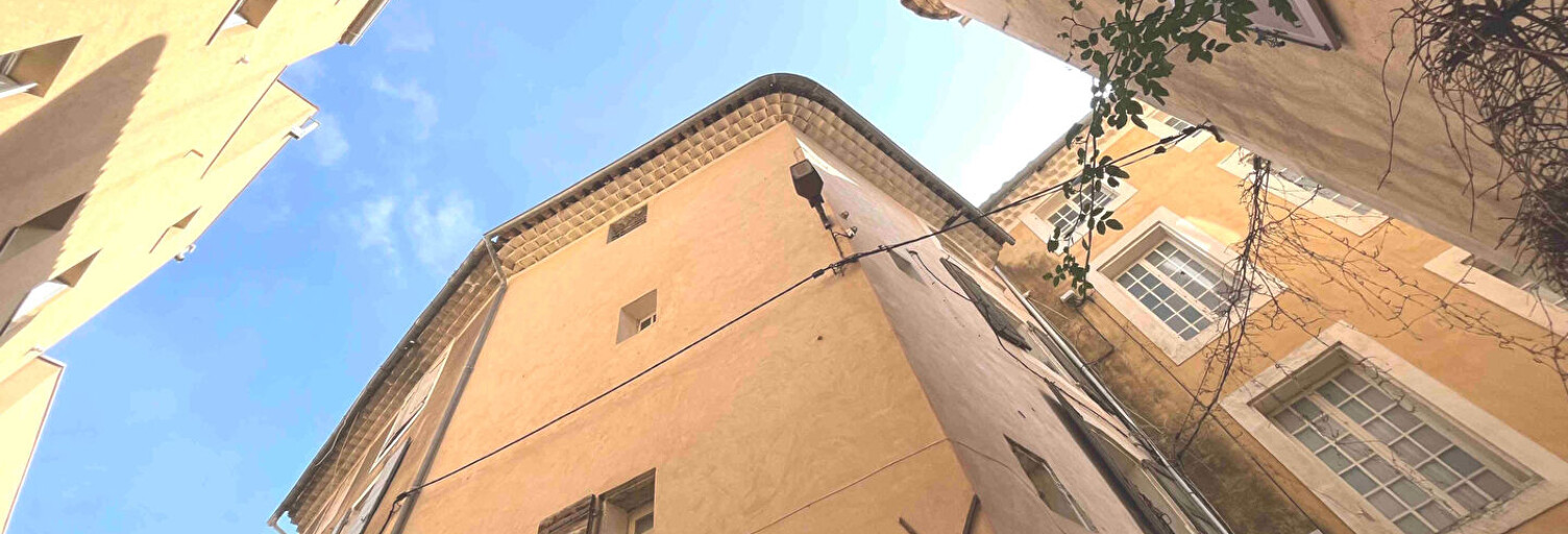 Immeuble  62 m² à vendre à Apt (84400)