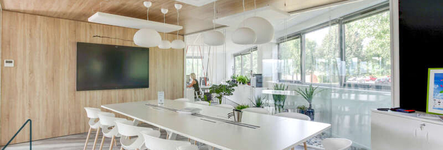 Bureau  485 m² à louer à Vannes (56000)