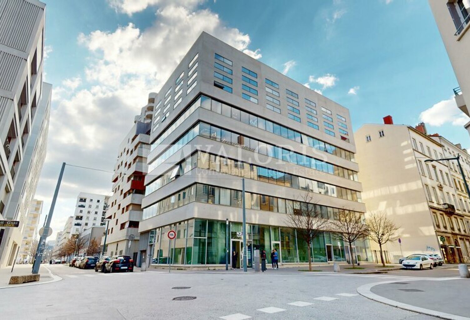 BUREAUX à LOUER — photo 1