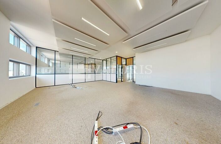 BUREAUX à LOUER — photo 2
