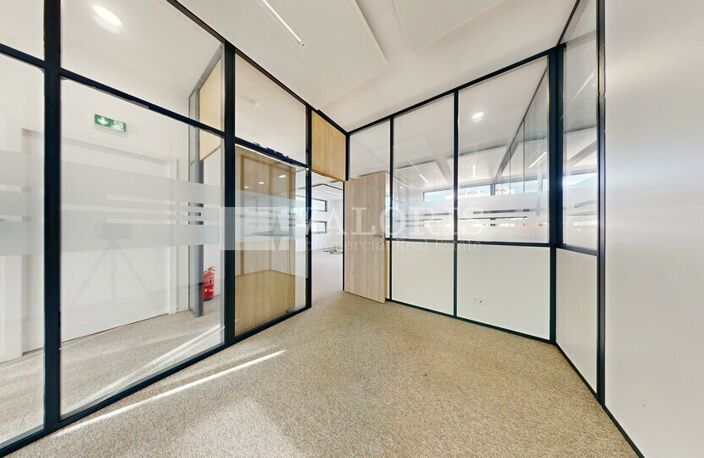 BUREAUX à LOUER — photo 3
