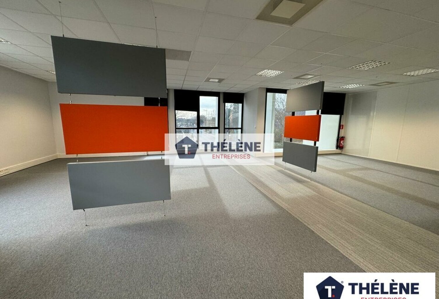 BUREAUX à LOUER — photo 1