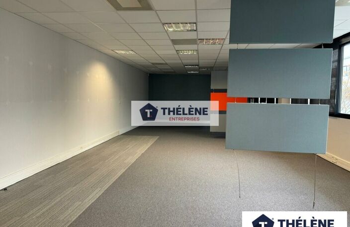 BUREAUX à LOUER — photo 2