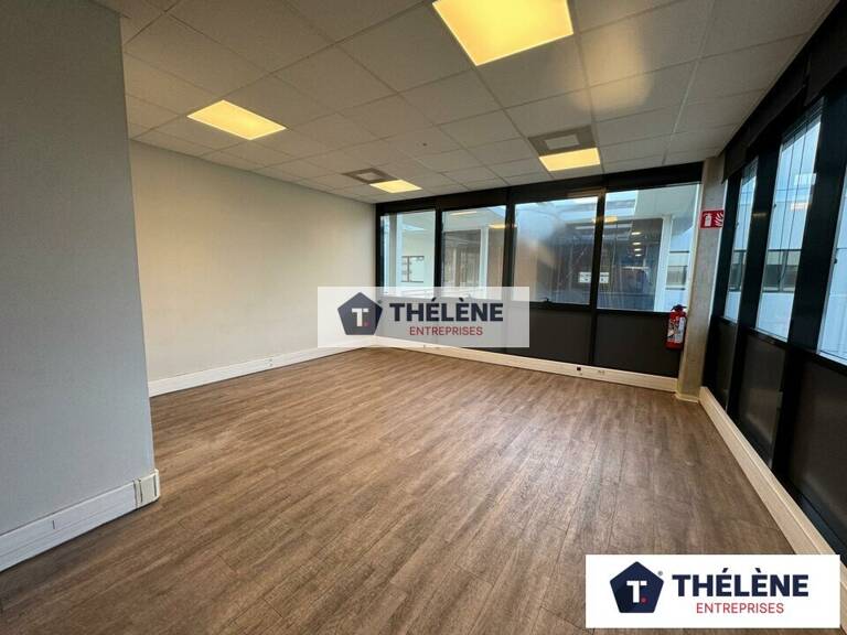 BUREAUX à LOUER — photo 1