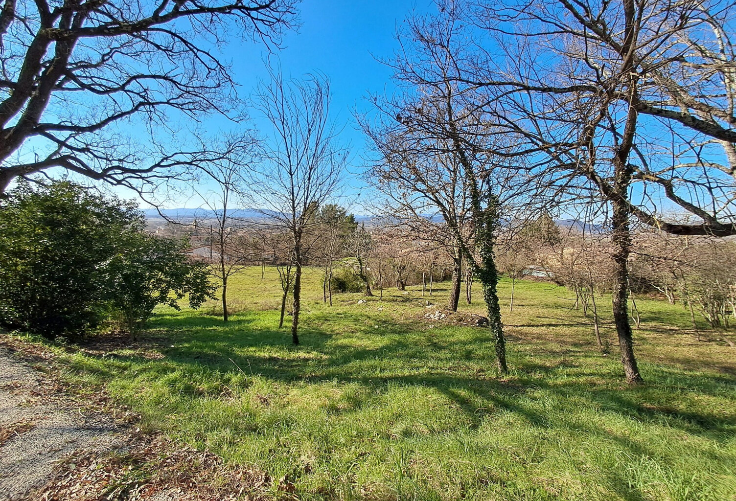 Terrain constructible à Saint-Jean-De-Maruéjols-et-Avejan - Bouwgrond in Saint-Jean-De-Maruéjols-et-Avejan - B — photo 1