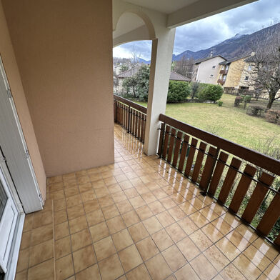 Appartement 5 pièces 244000 €