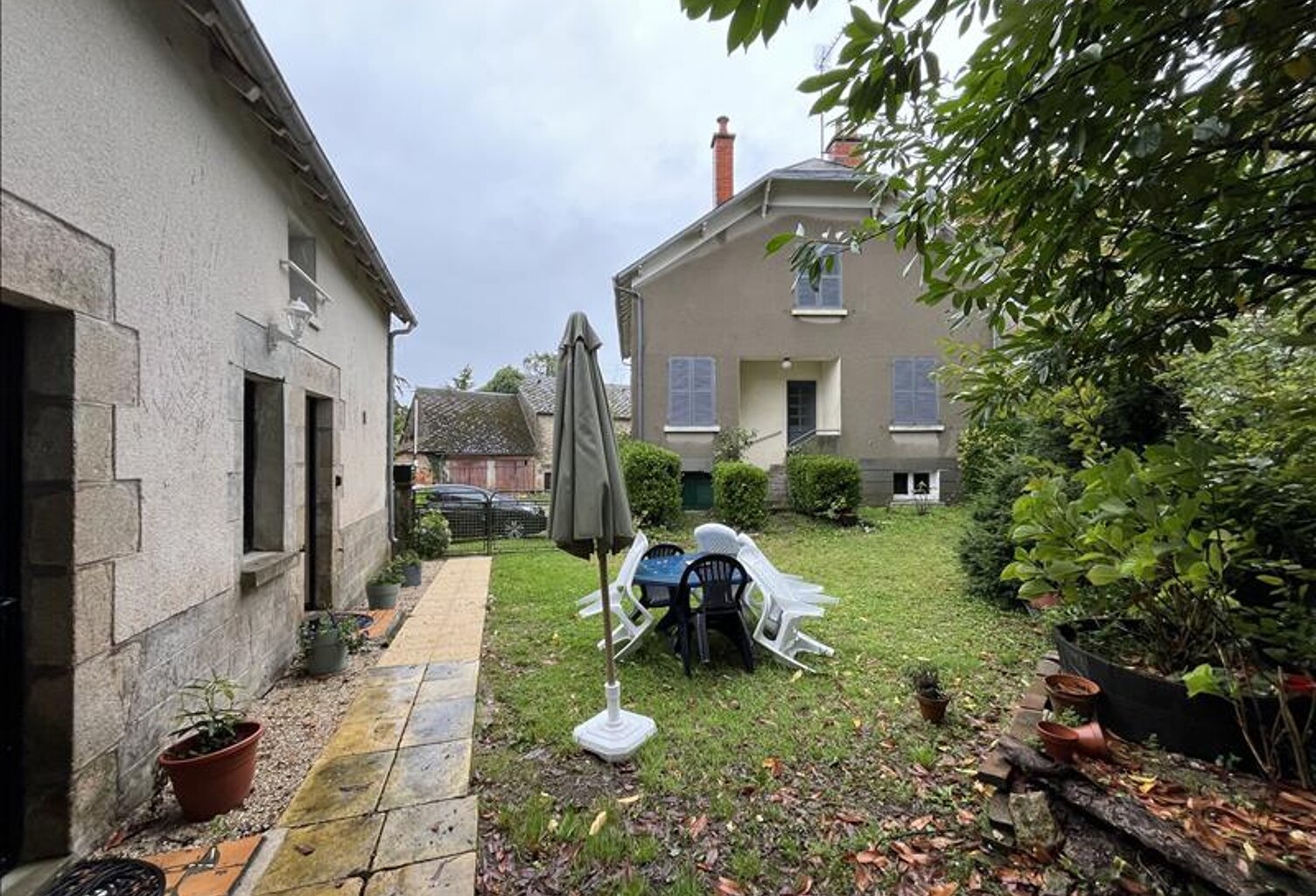 Maison en pierre de 11 pièces principales — photo 1